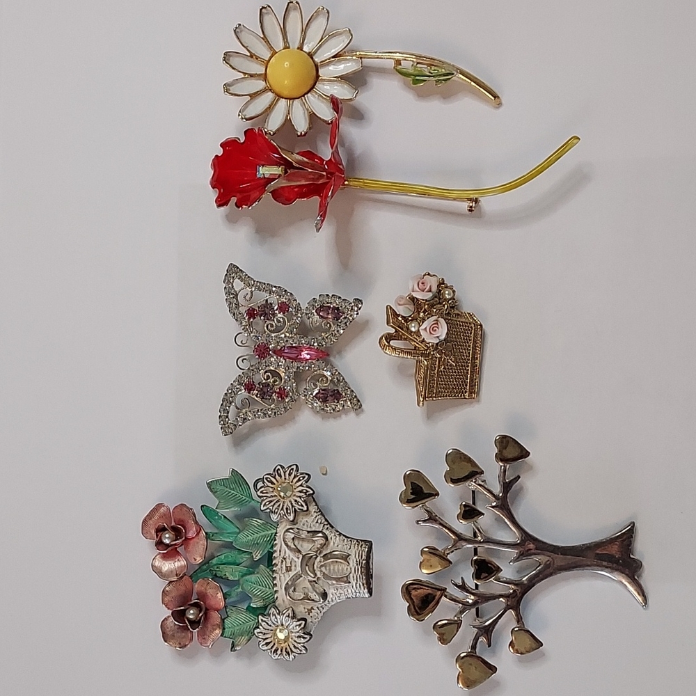 Vintage Broach Lot